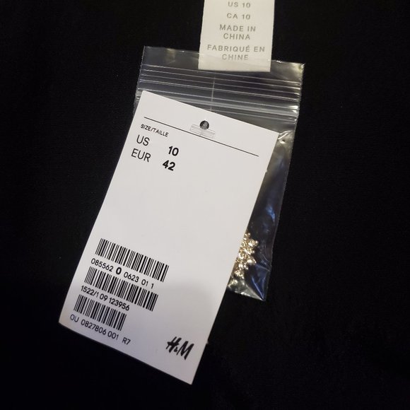 H&M Tie-Front V-Neck Blouse - 10 - NWT! - Picture 3 of 6